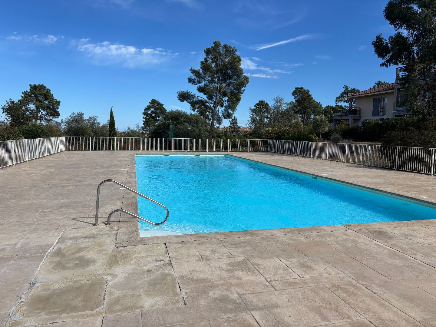 Appartement à vendre  - 2 pièce(s) - 40m2 - Roquebrune-sur-argens (83520)