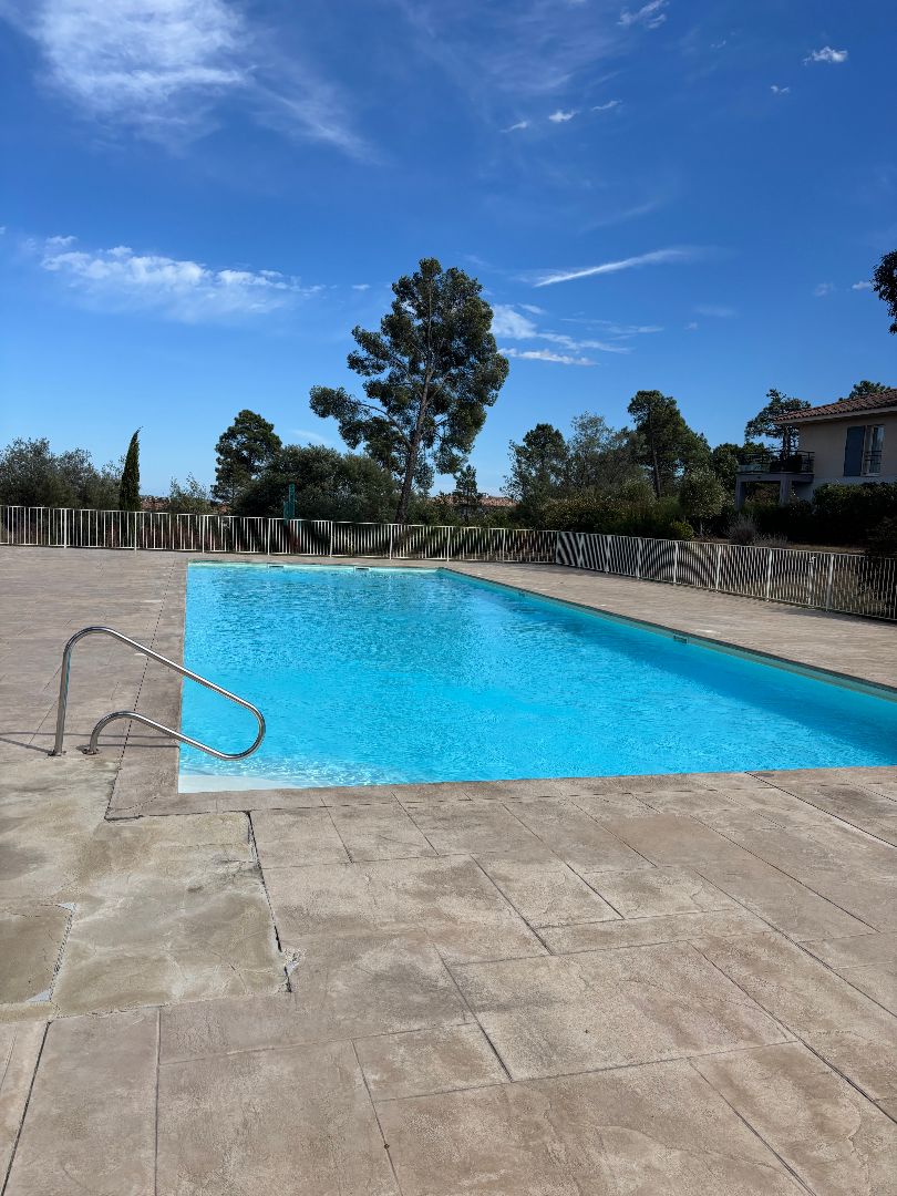 Appartement à vendre  - 2 pièce(s) - 40m2 - Roquebrune-sur-argens (83520)