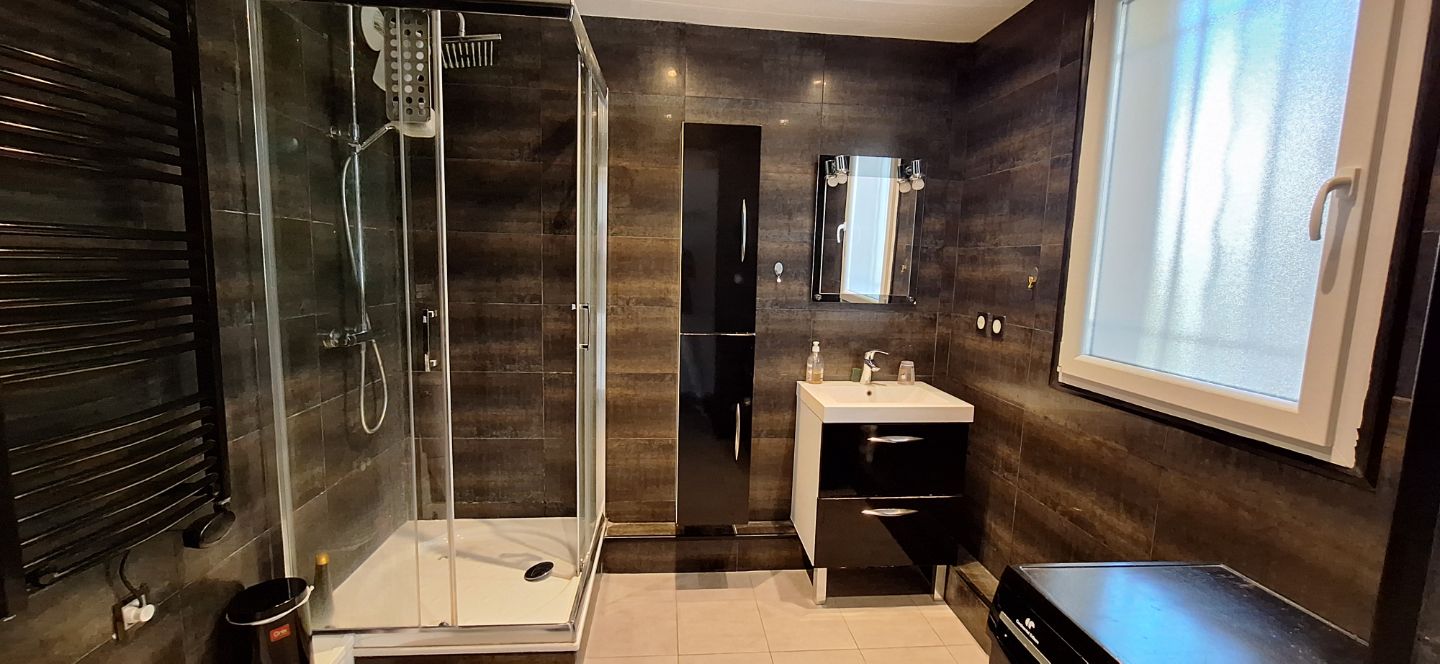 Appartement rénové à vendre  - 2 pièce(s) - 40m2 - Saint Cyr Sur Mer (83270)