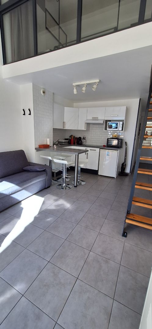 Appartement rénové à vendre  - 2 pièce(s) - 40m2 - Saint Cyr Sur Mer (83270)