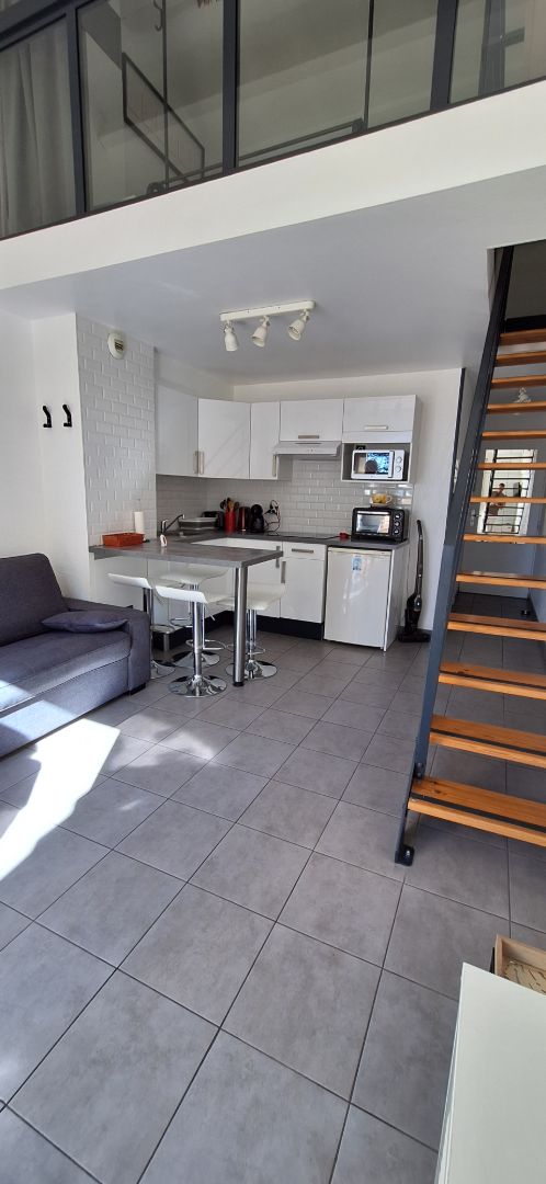 Appartement rénové à vendre  - 2 pièce(s) - 40m2 - Saint Cyr Sur Mer (83270)