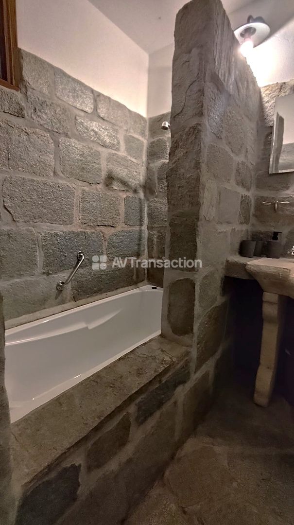 Au calme, séjour 82m2,  4 chambres, piscine, 10 hectares