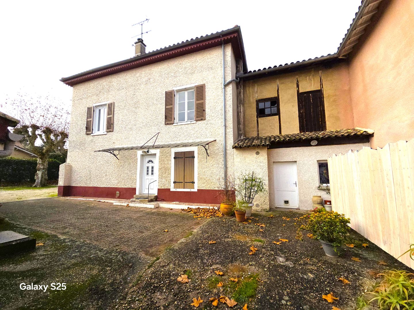 Maison à vendre  - 6 pièce(s) - 147m2 - Saint-genis-laval (69230)