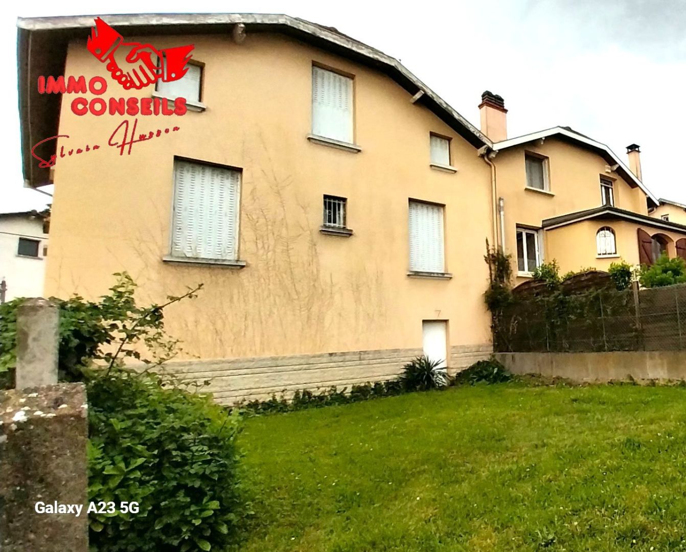 MAISON SUR UN TERRAIN DE 400 M2 PROCHE CENTRE 