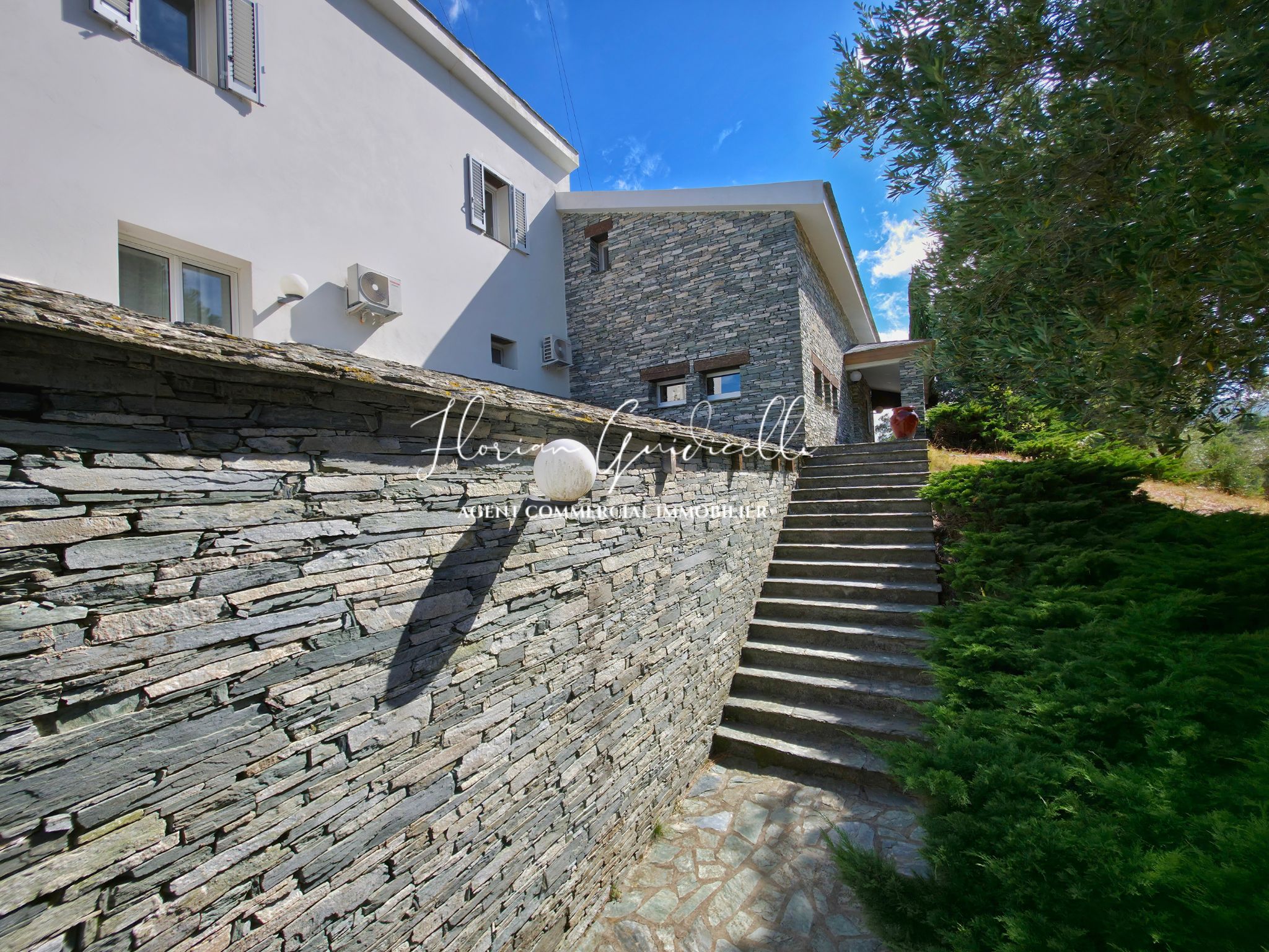 Maison à vendre  - 6 pièce(s) - 270.5m2 - Bastia (20200)