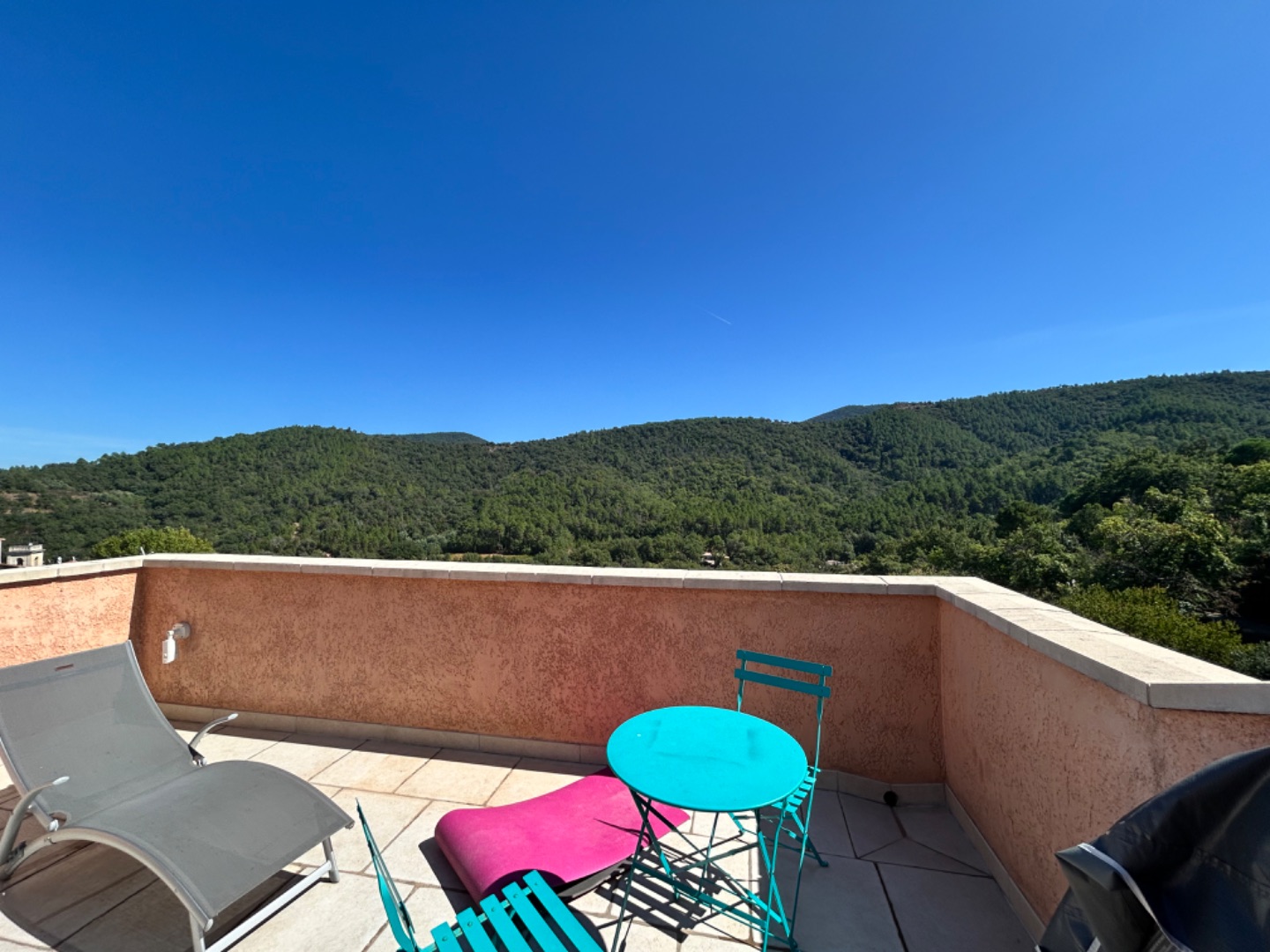 Maison de village à vendre  - 6 pièce(s) - 118m2 - Les Mayons (83340)