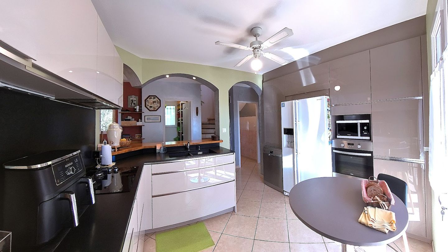 Villa à vendre  - 7 pièce(s) - 144m2 - Tourouzelle (11200)