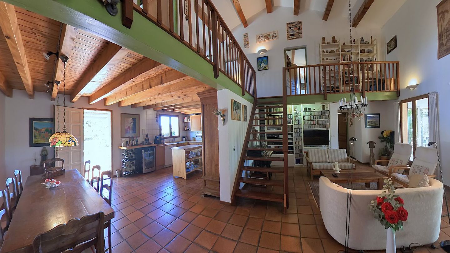 Villa à vendre  - 7 pièce(s) - 135m2 - Aigne (34210)