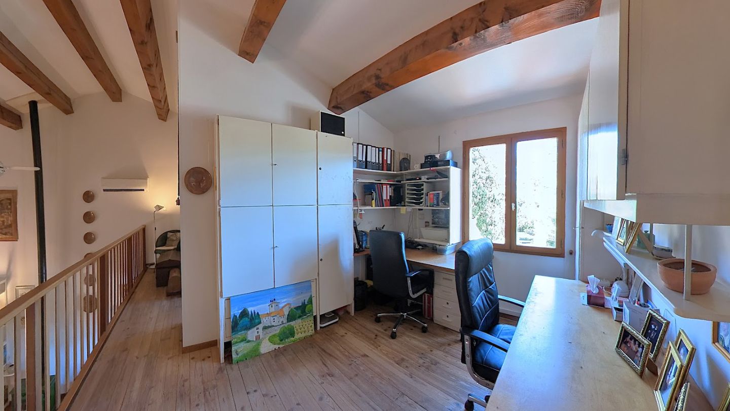 Villa à vendre  - 7 pièce(s) - 135m2 - Aigne (34210)