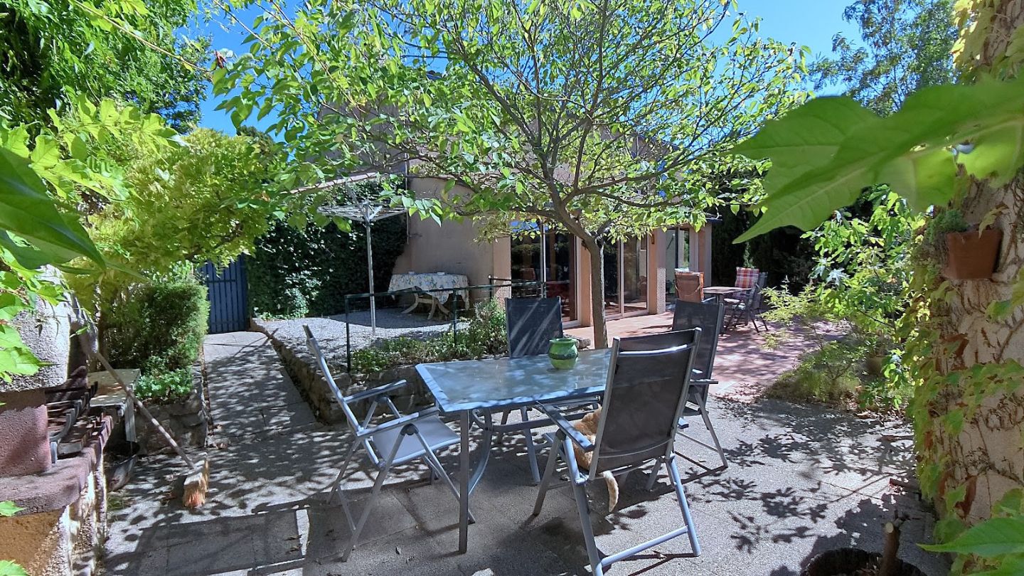 Villa à vendre  - 7 pièce(s) - 135m2 - Aigne (34210)