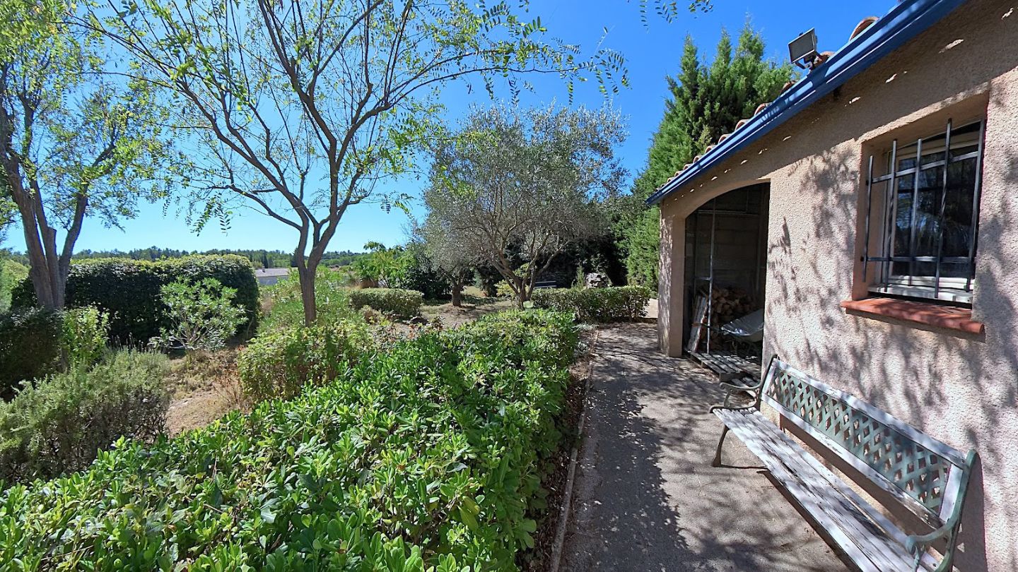 Villa à vendre  - 7 pièce(s) - 135m2 - Aigne (34210)