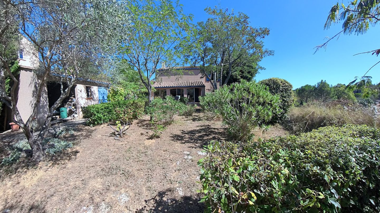 Villa à vendre  - 7 pièce(s) - 135m2 - Aigne (34210)