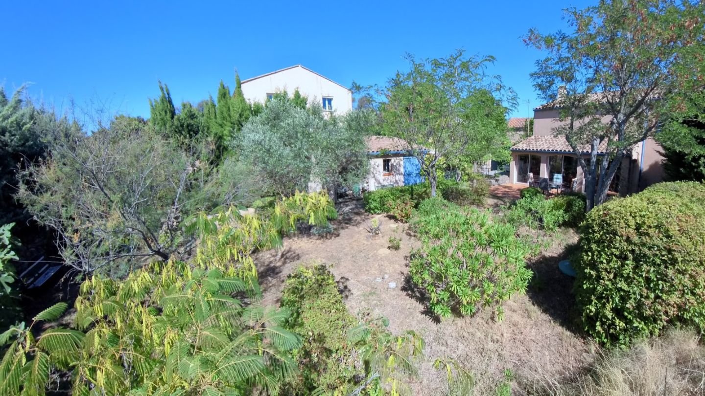 Villa à vendre  - 7 pièce(s) - 135m2 - Aigne (34210)