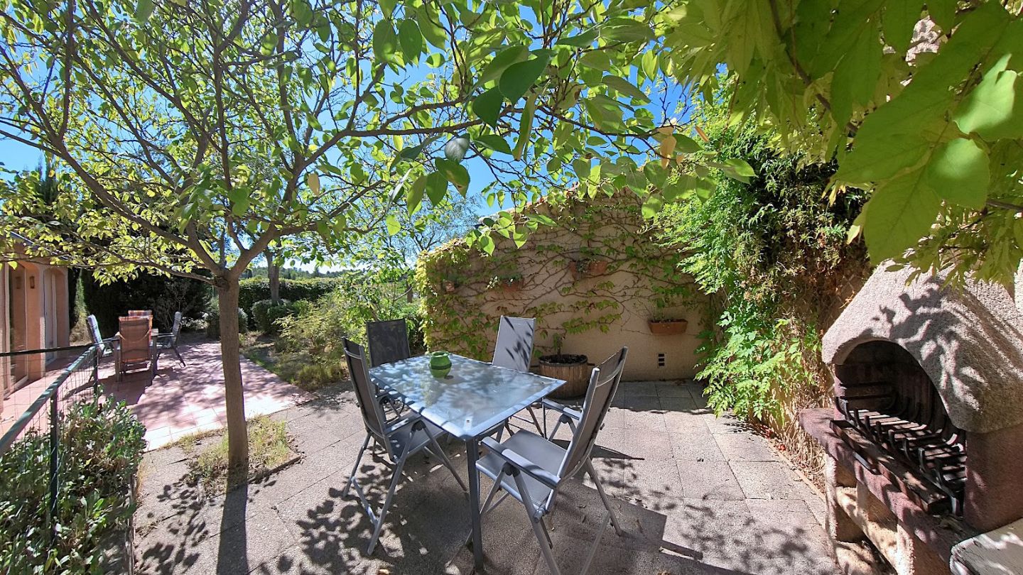 Villa à vendre  - 7 pièce(s) - 135m2 - Aigne (34210)