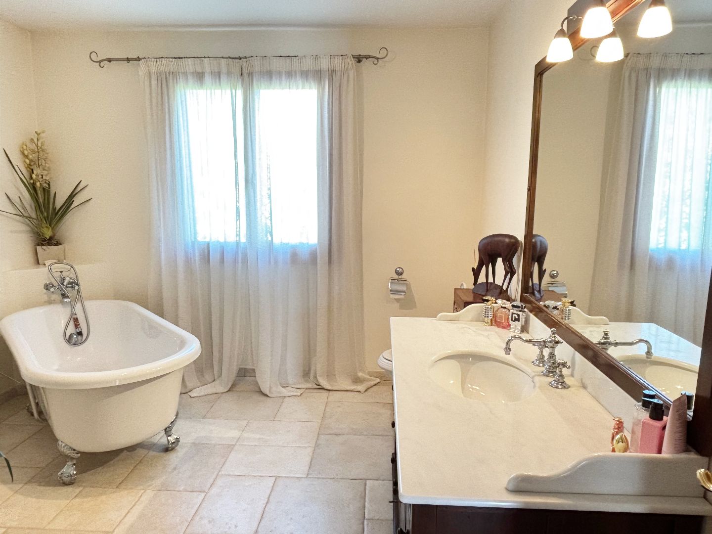 Maison à vendre  - 6 pièce(s) - 180m2 - Fréjus (83600)