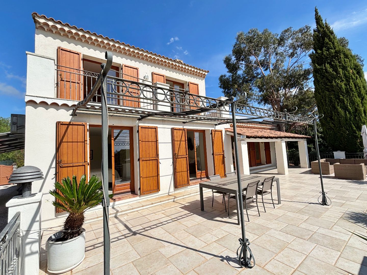 Maison à vendre  - 6 pièce(s) - 180m2 - Fréjus (83600)