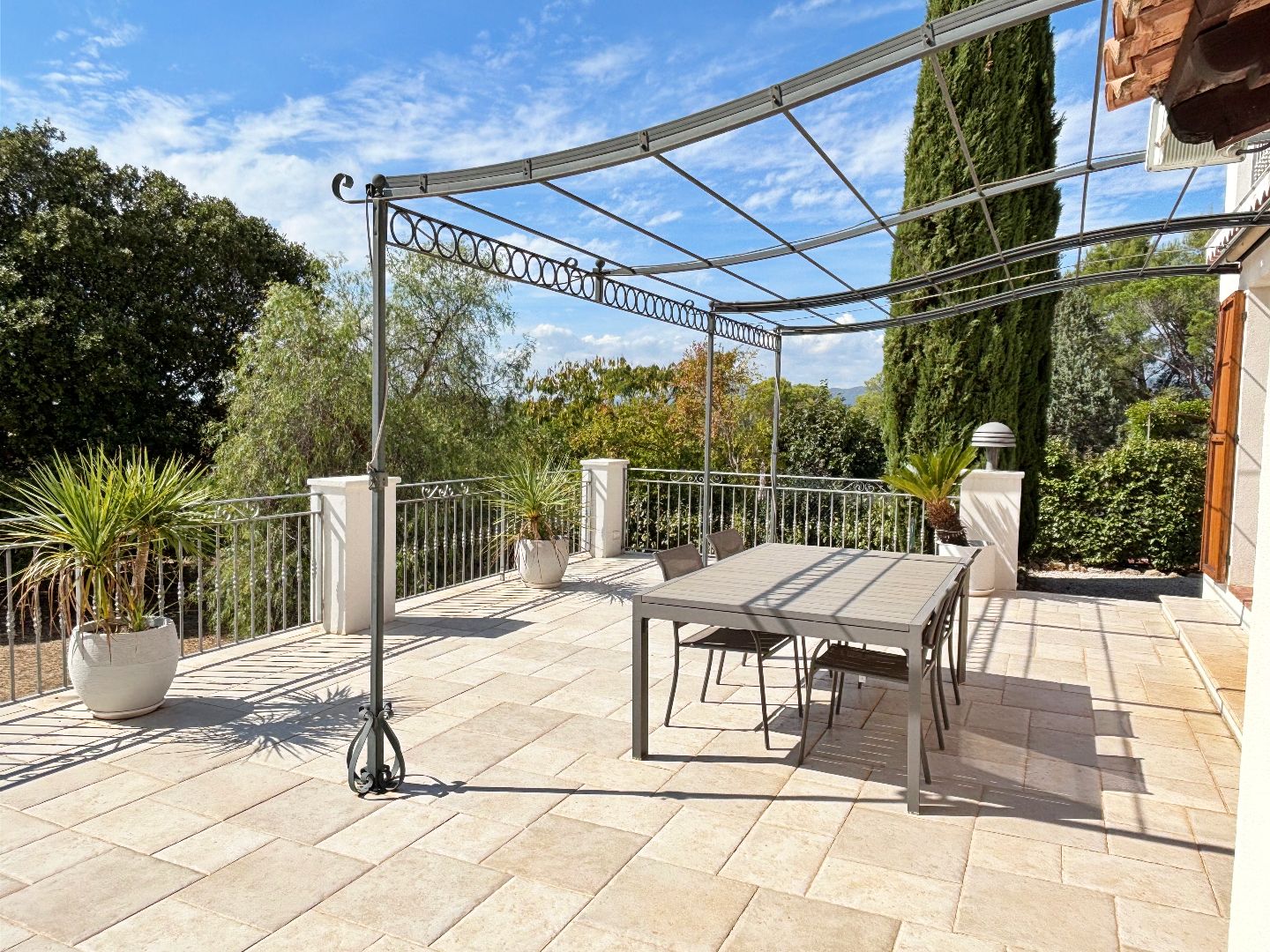 Maison à vendre  - 6 pièce(s) - 180m2 - Fréjus (83600)