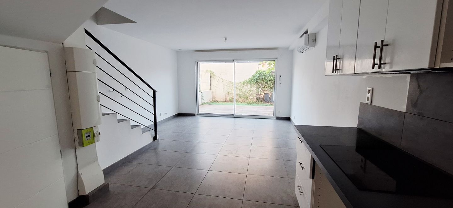 Appartement à louer  - 4 pièce(s) - 84m2 - Saint-cyr-sur-mer (83270)