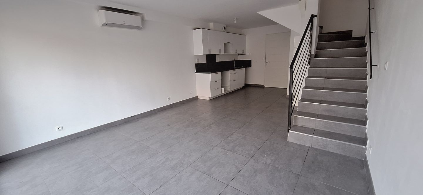 Appartement à louer  - 4 pièce(s) - 84m2 - Saint-cyr-sur-mer (83270)