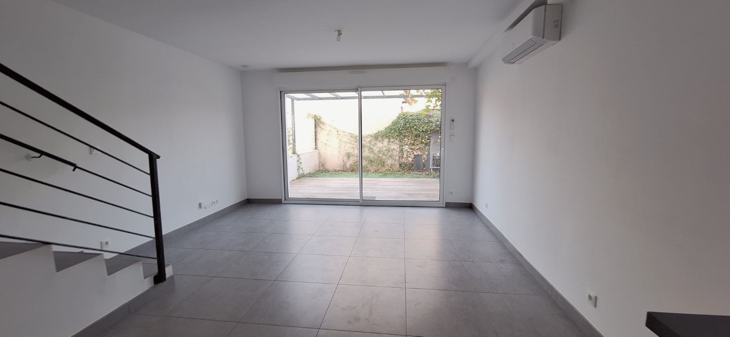 Appartement à louer  - 4 pièce(s) - 84m2 - Saint-cyr-sur-mer (83270)