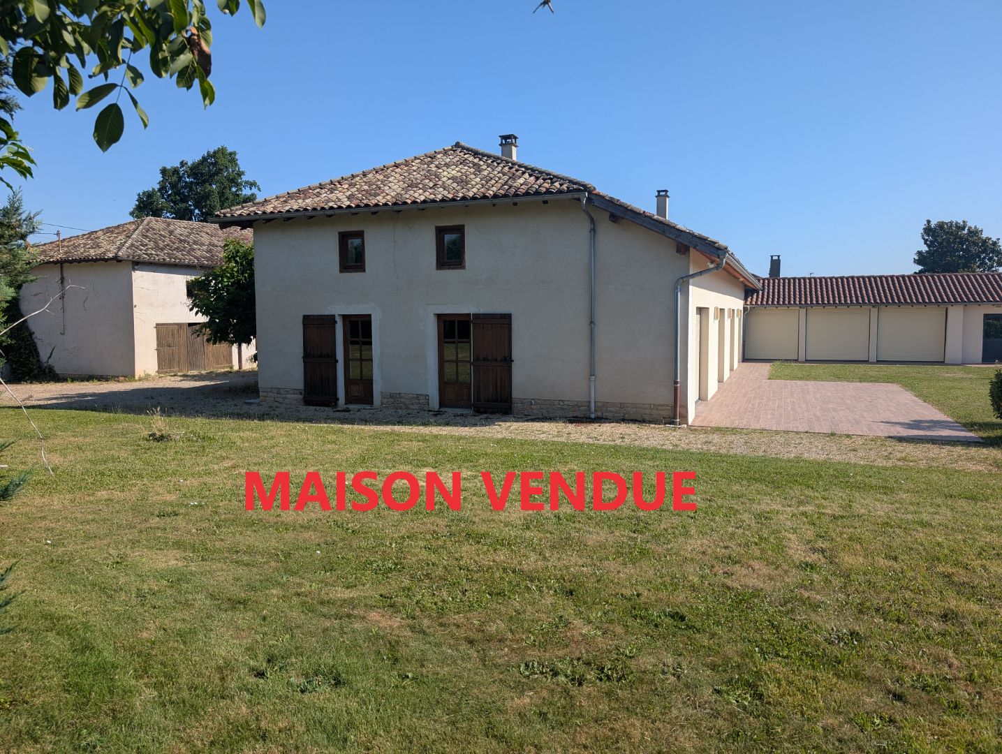 Maison de 295 m2 5 chambres sur 5100 m2 de terrain clos