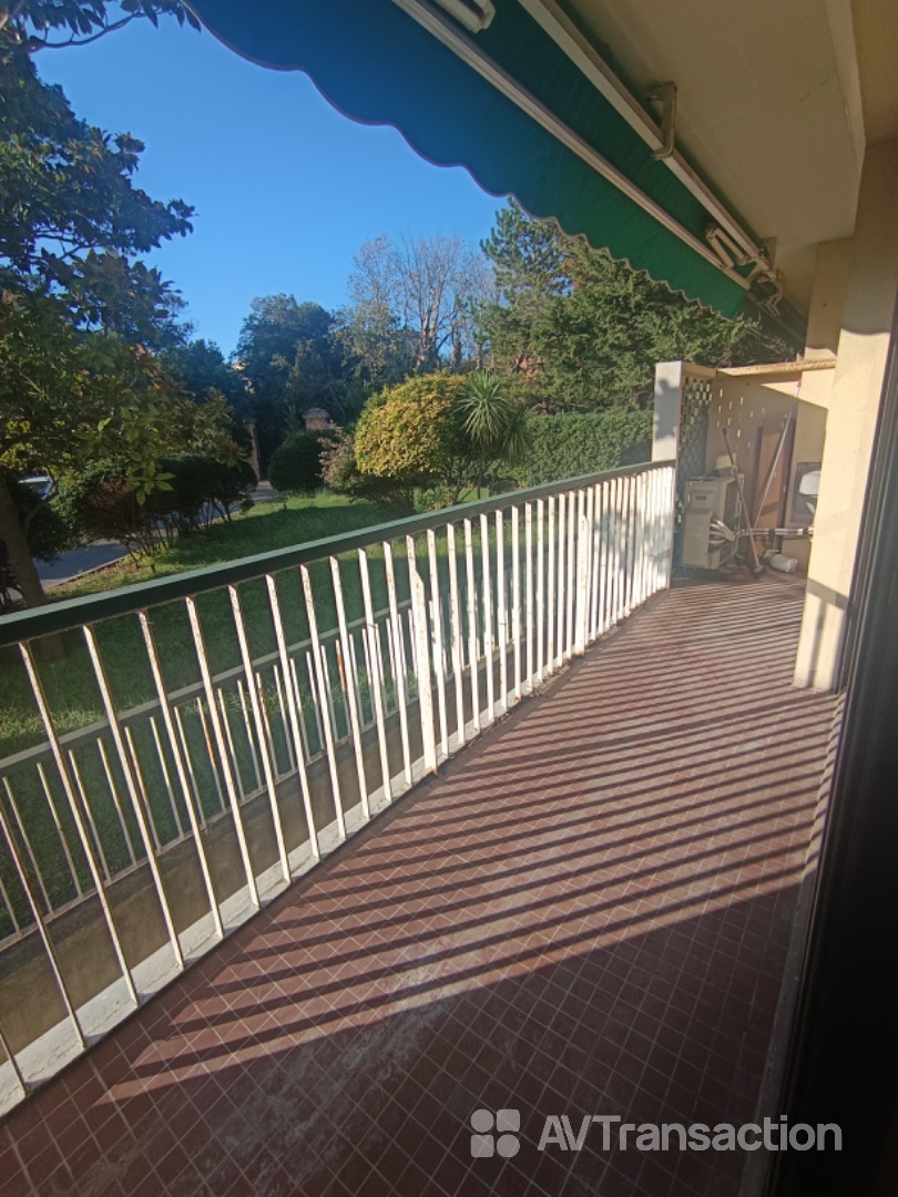 Appartement à vendre  - 3 pièce(s) - 67m2 - Marseille (13008)