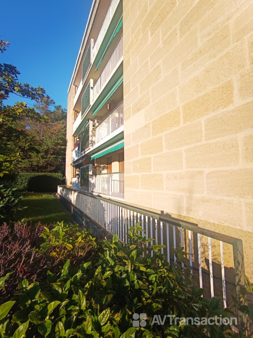 Appartement à vendre  - 3 pièce(s) - 67m2 - Marseille (13008)