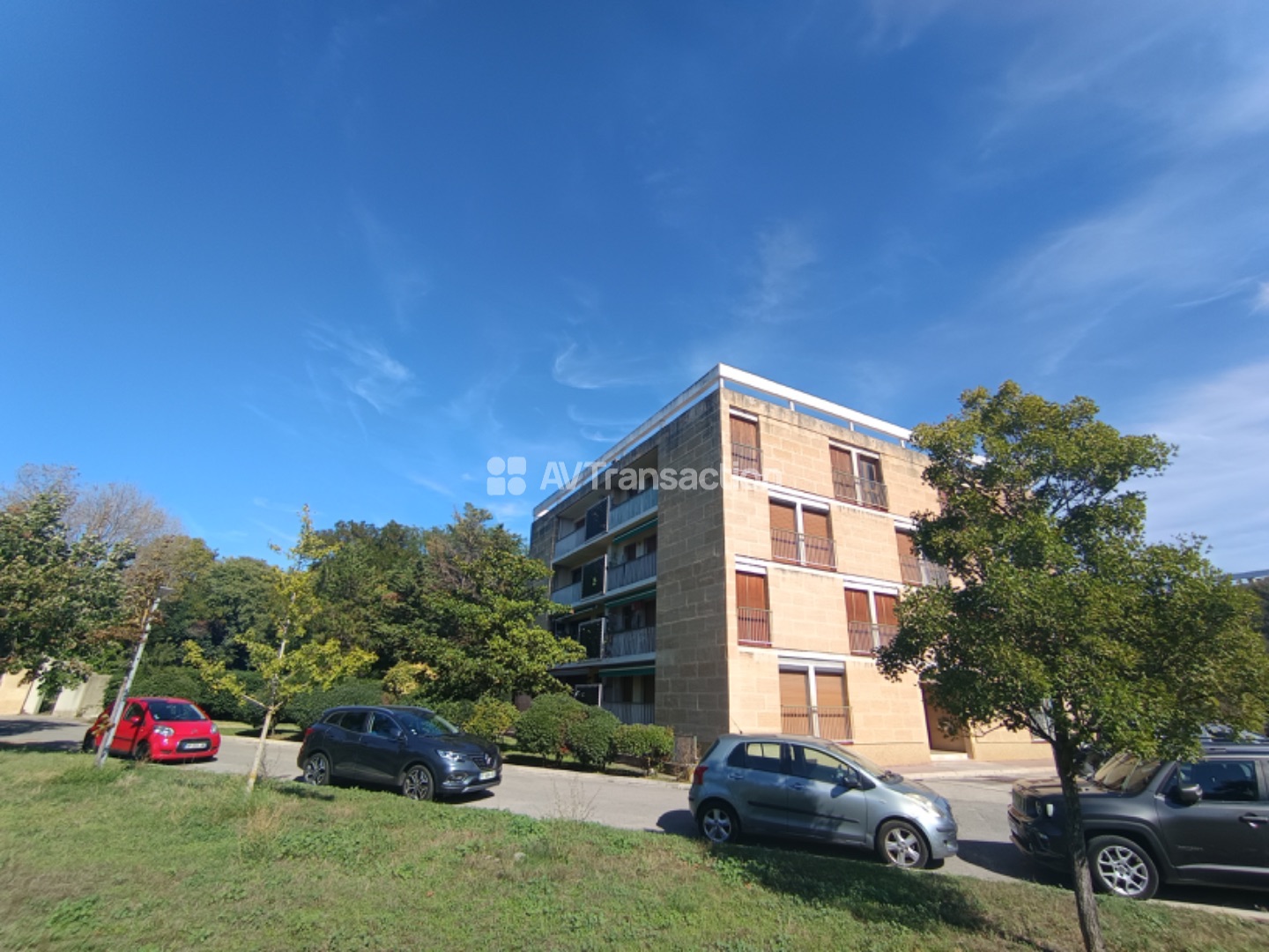  T3  climatisé proche Borély  parking/résidence arborée