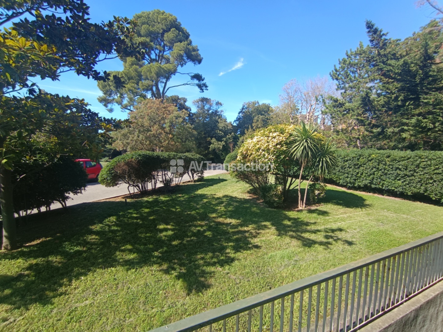  T3  climatisé proche Borély  parking/résidence arborée