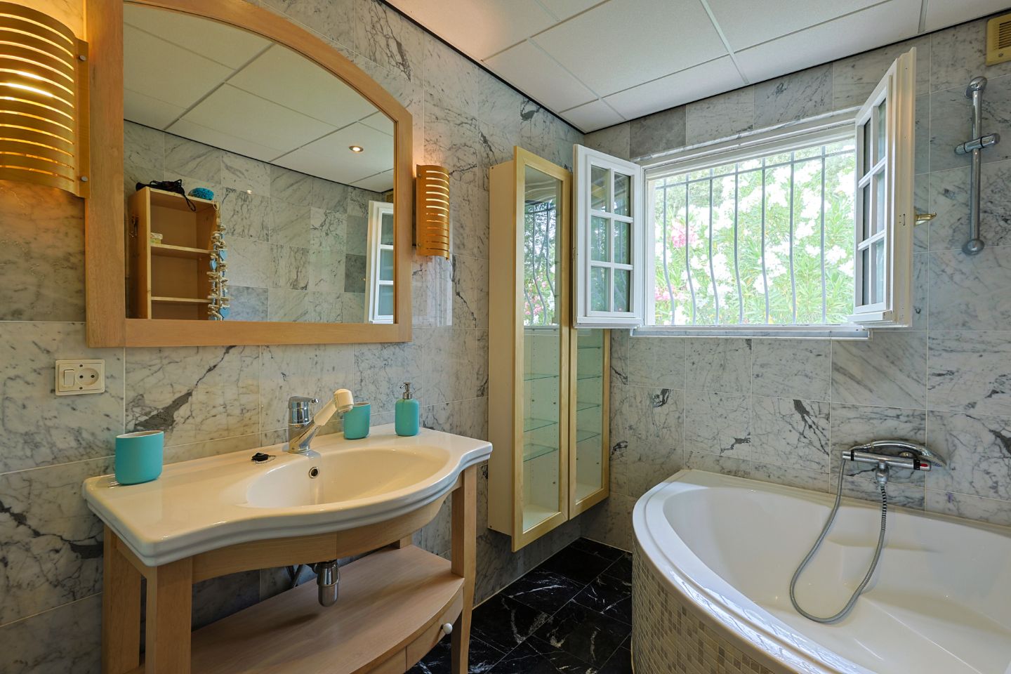 Maison à vendre  - 150m2 - Saint-antonin-du-var (83510)