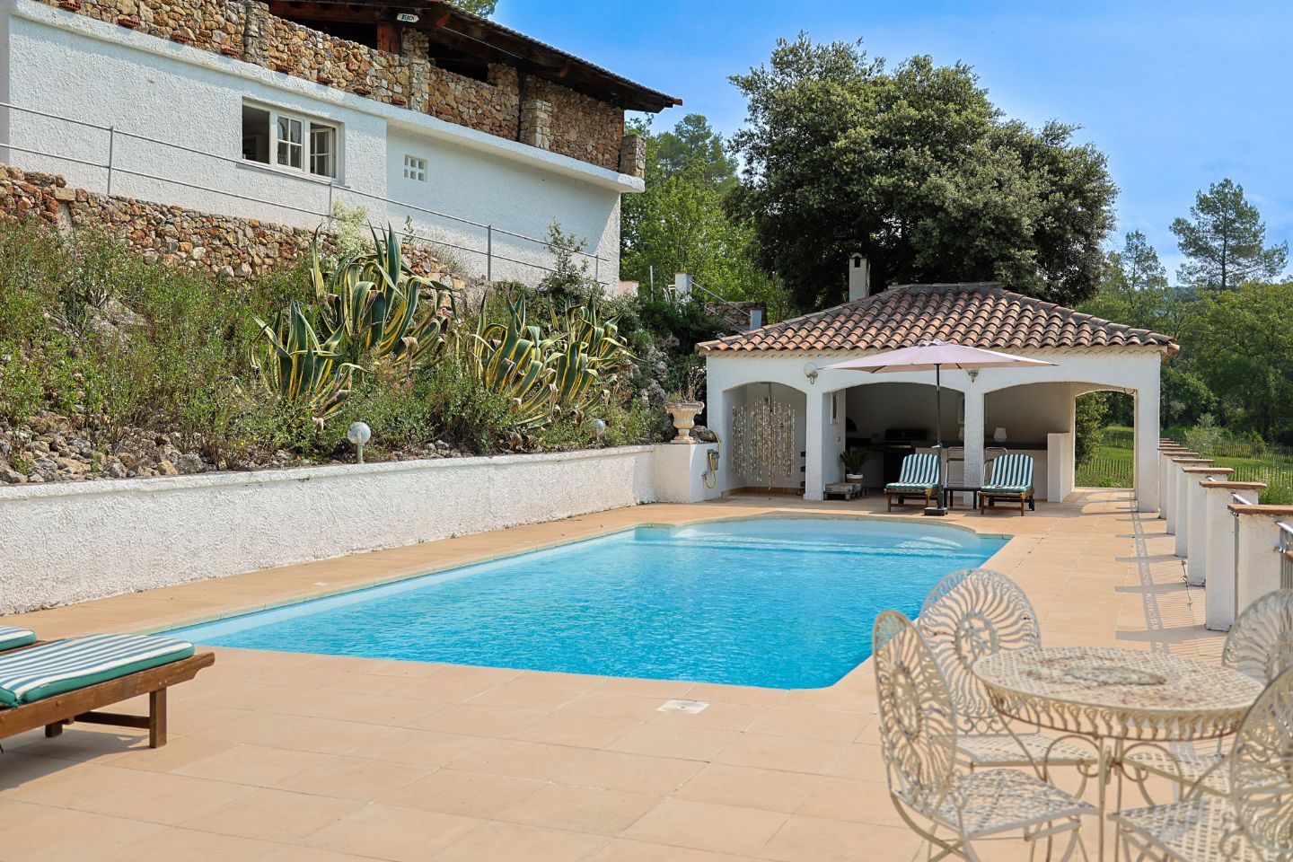 Maison à vendre  - 150m2 - Saint-antonin-du-var (83510)