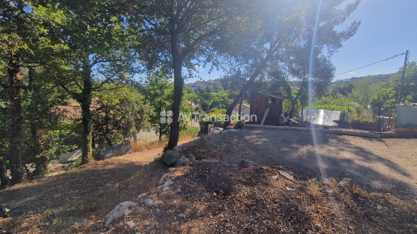 TERRAIN CONSTRUCTIBLE 800m² avec 20% d'emprise au sol