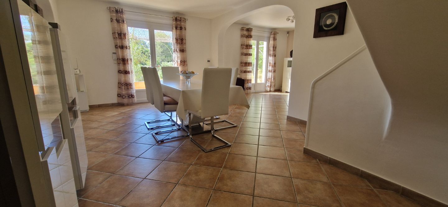 Maison à vendre  - 4 pièce(s) - 126m2 - Cadolive (13950)