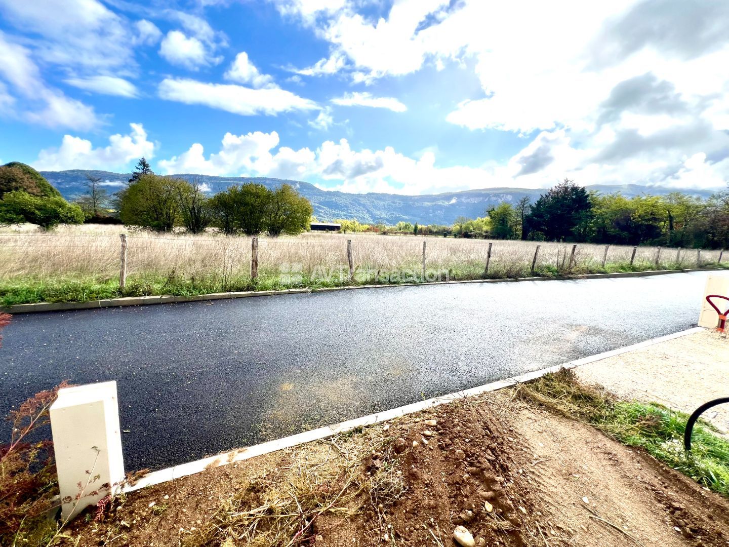 Terrain constructible à vendre  - 401m2 - Peyrieu (01300)