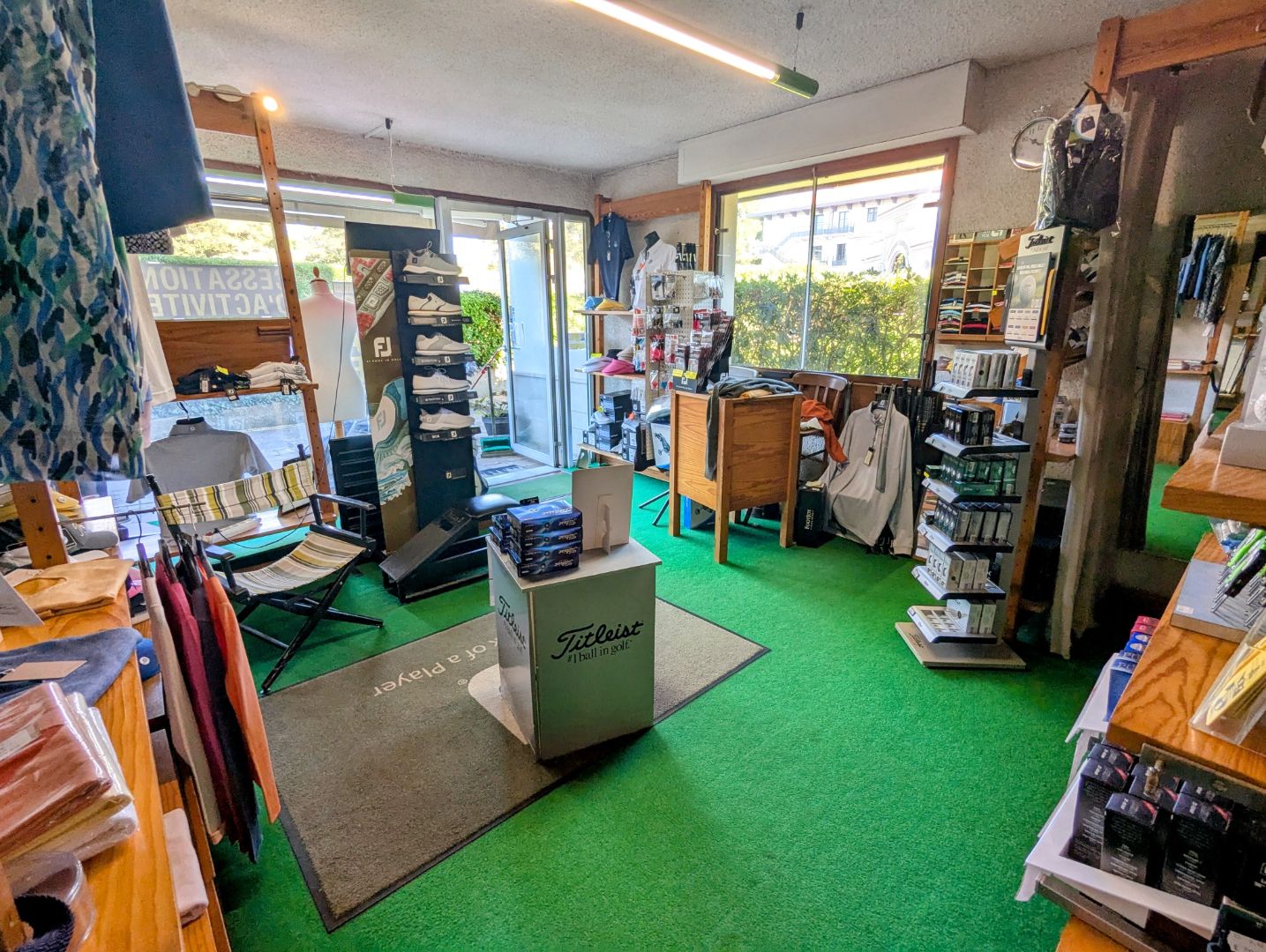  AU COEUR DU GOLF DE CHIBERTA : habitation ou local commercial