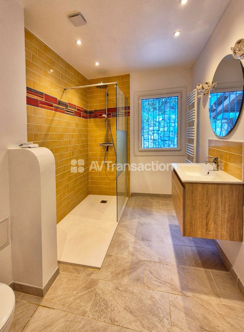 Maison à vendre  - 8 pièce(s) - 167m2 - Claviers (83830)