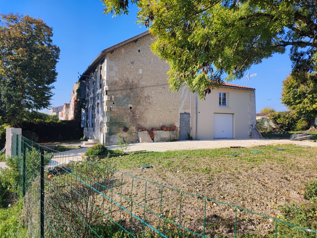 Maison à vendre  - 5 pièce(s) - 153m2 - La Jard (17460)