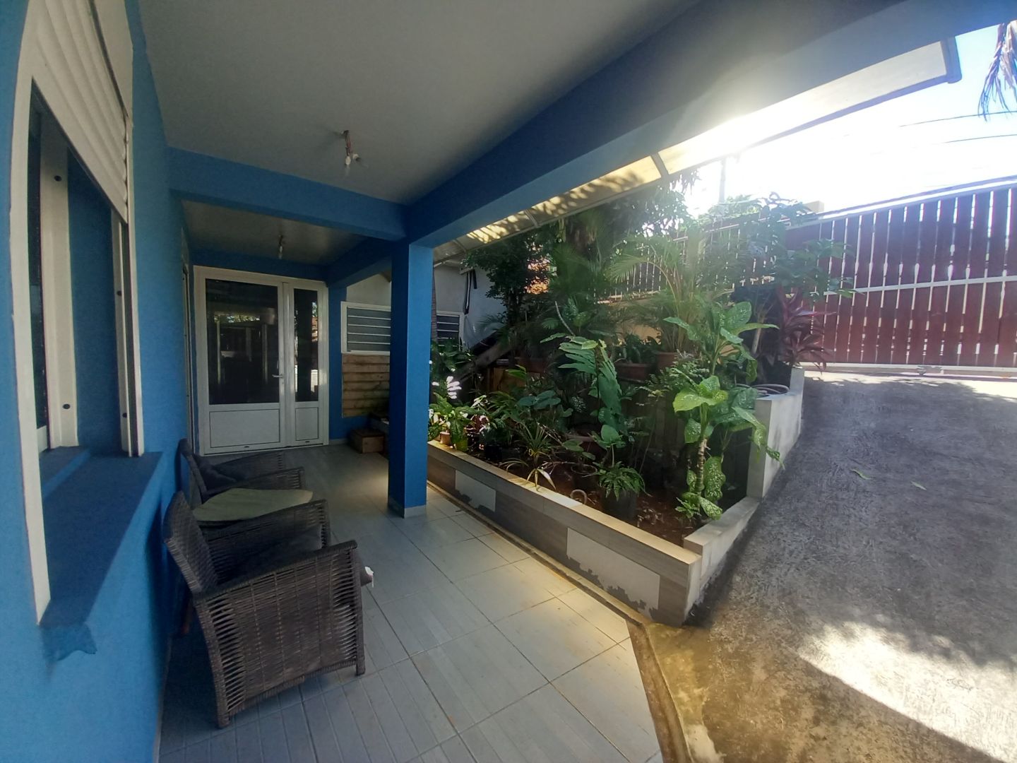 >Appartement en rez-de-jardin à louer  - 2 pièce(s) - 80m2 - Bois De Nèfles (97411)