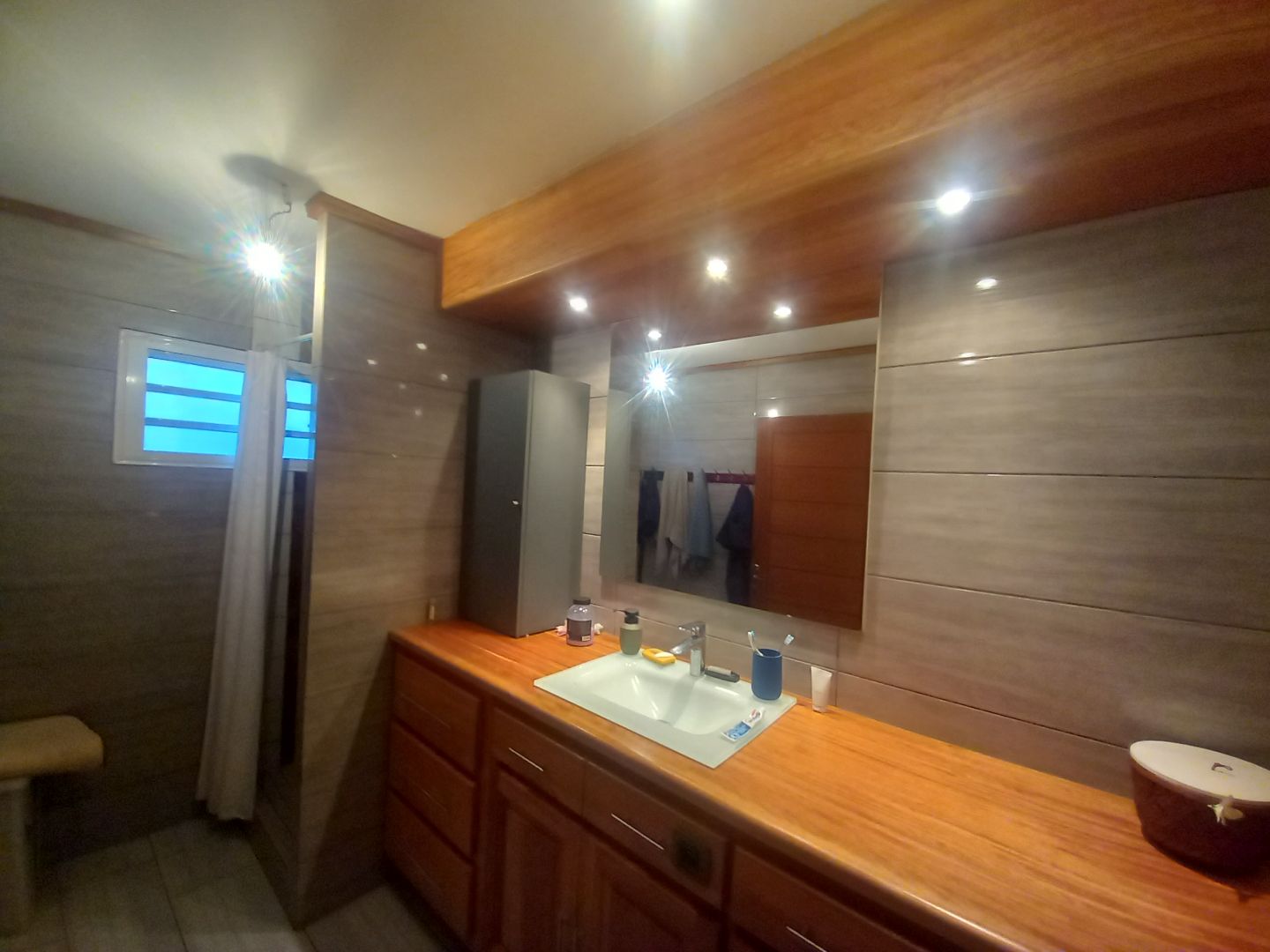 >Appartement en rez-de-jardin à louer  - 2 pièce(s) - 80m2 - Bois De Nèfles (97411)