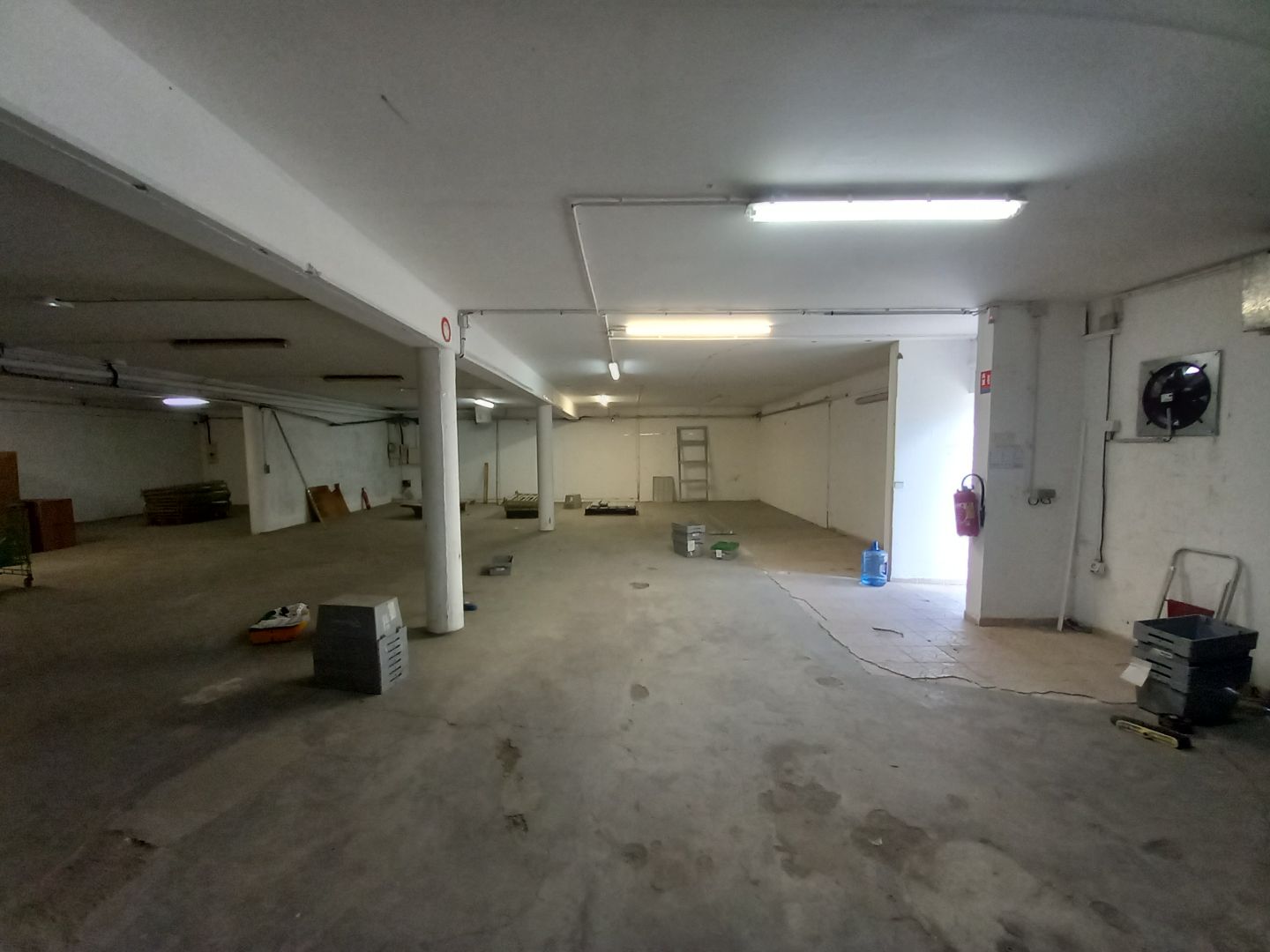 Entrepots et Bureaux à louer  - 2 pièce(s) - 250m2 - Saint-andré (97440)