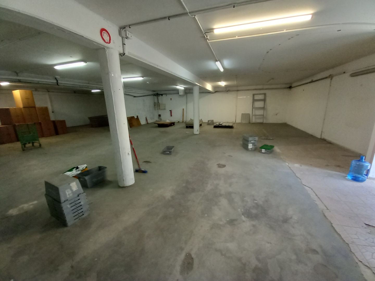 Entrepots et Bureaux à louer  - 2 pièce(s) - 250m2 - Saint-andré (97440)