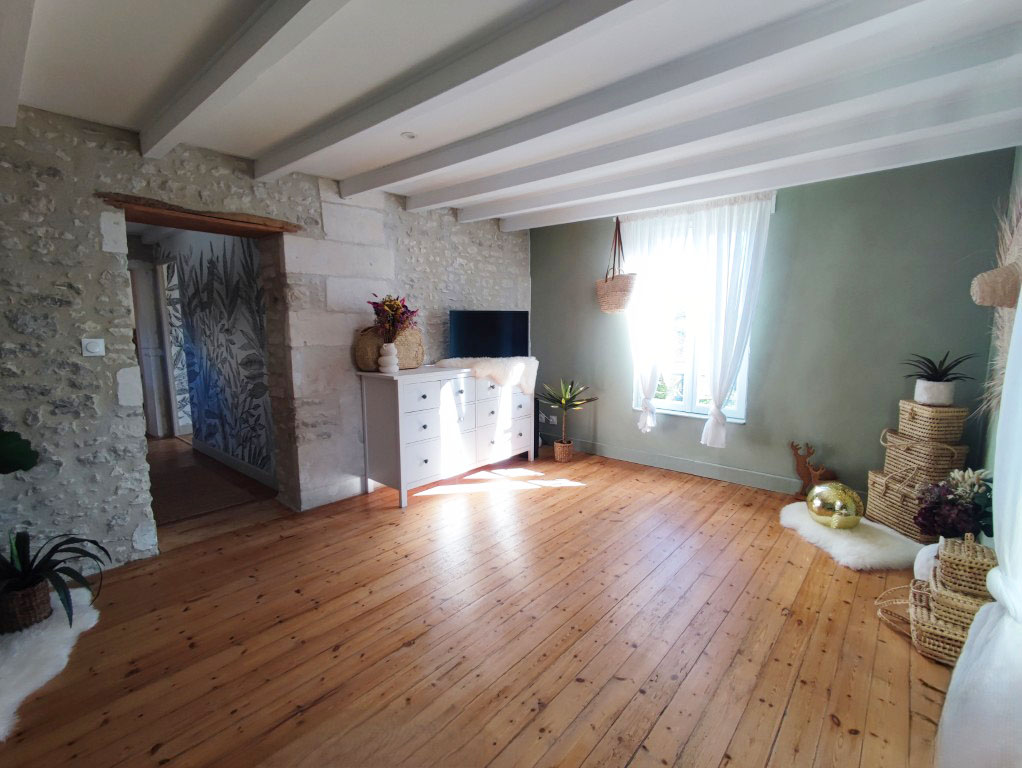 Maison à vendre  - 5 pièce(s) - 155m2 - Saint Sever De Saintonge (17800)