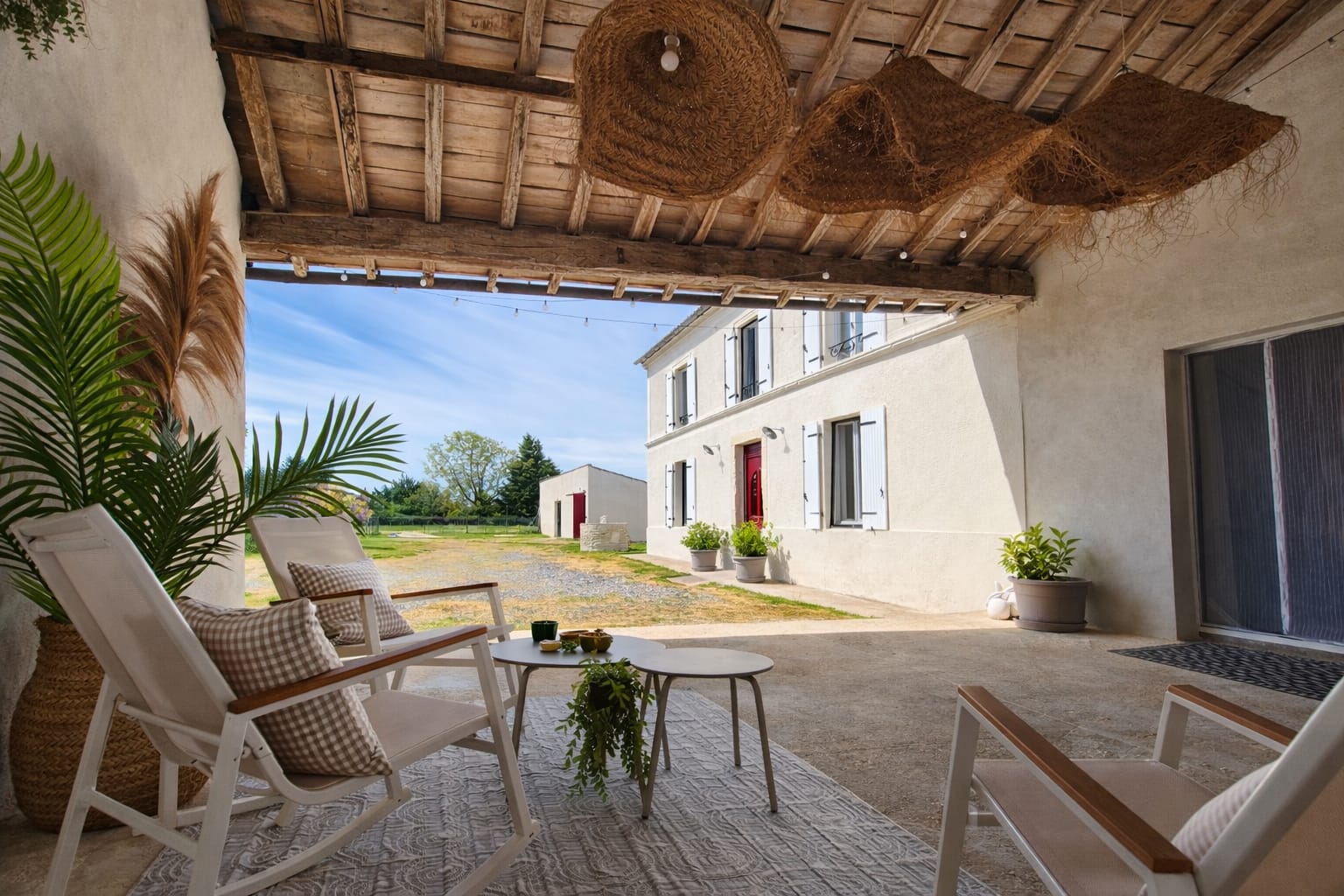 ENTRE SAINTES ET COGNAC