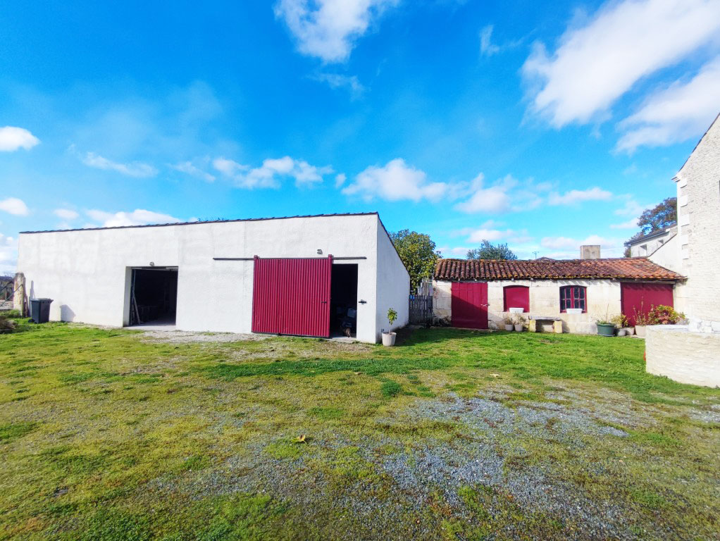 Maison à vendre  - 5 pièce(s) - 155m2 - Saint Sever De Saintonge (17800)