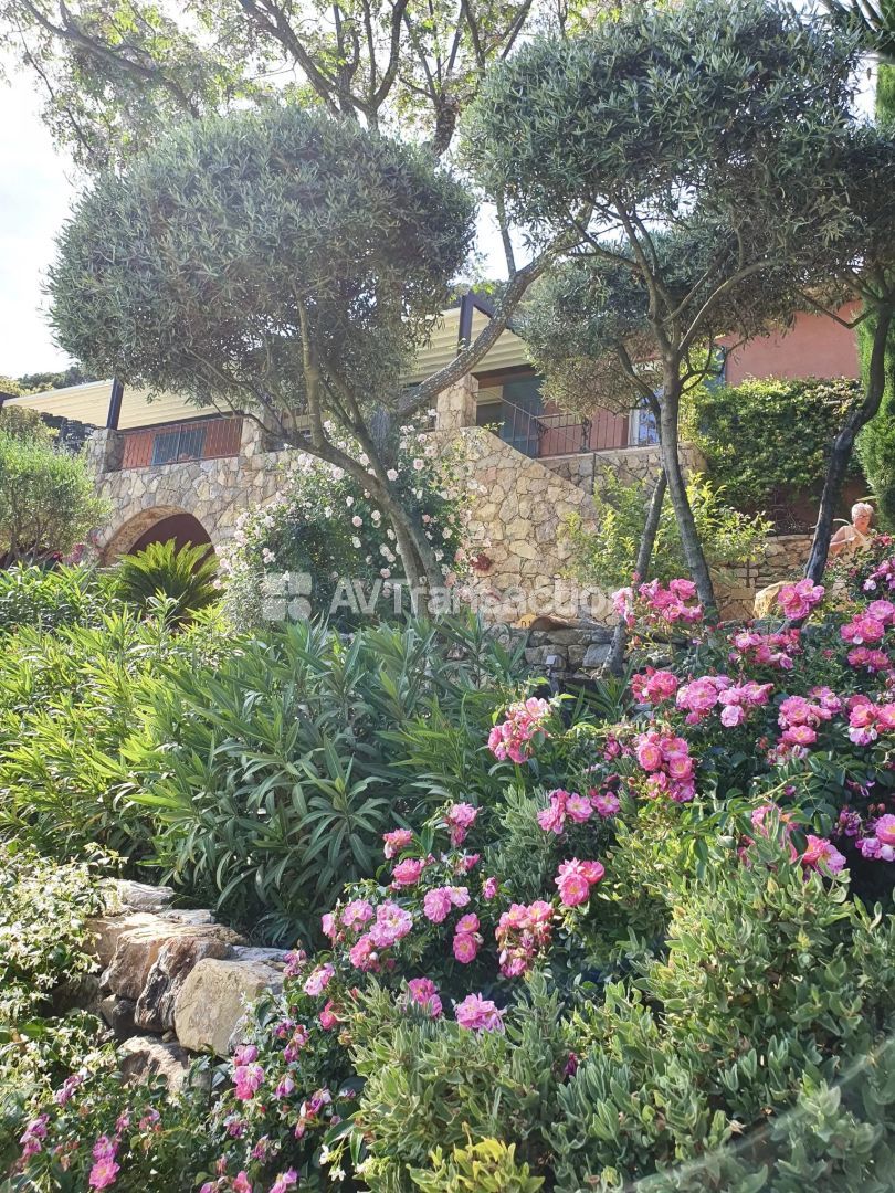 Maison à vendre  - 5 pièce(s) - 210m2 - Lorgues (83510)