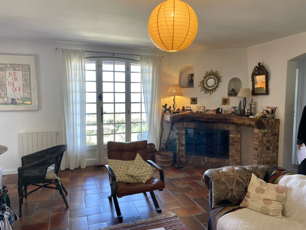 Maison à vendre  - 8 pièce(s) - 170m2 - Tourtour (83690)