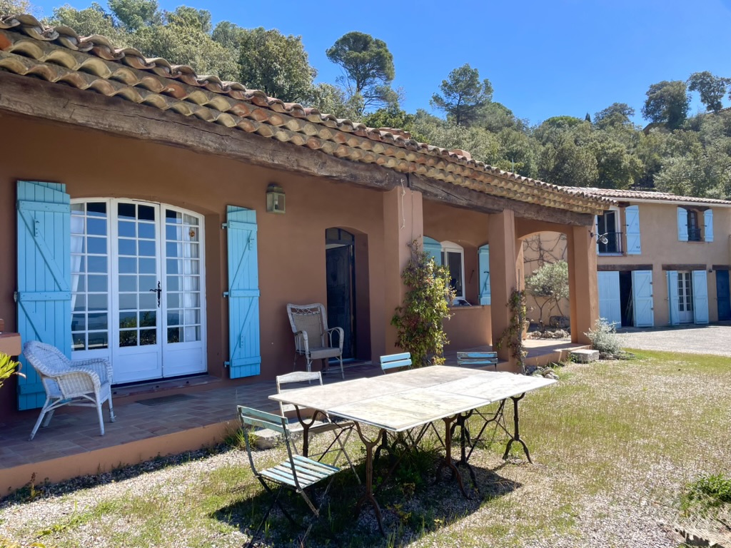 Maison à vendre  - 8 pièce(s) - 170m2 - Tourtour (83690)