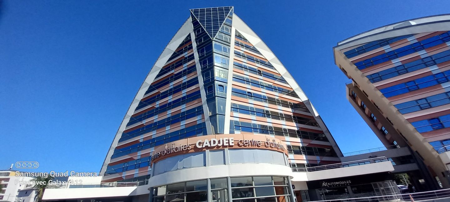 Bureaux à louer – Centre d’Affaires CADJEE