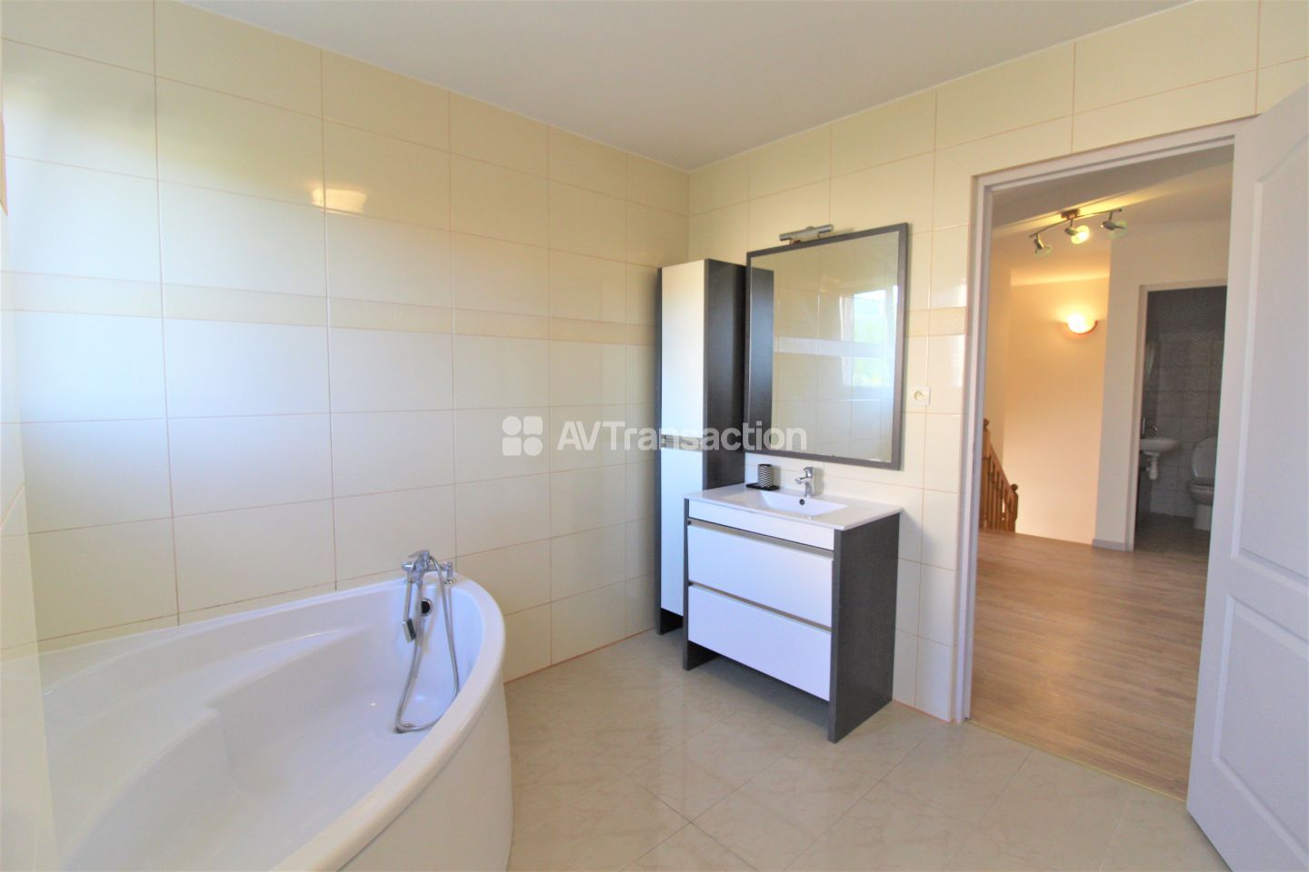 Maison individuelle à vendre  - 6 pièce(s) - 186m2 - Belley (01300)