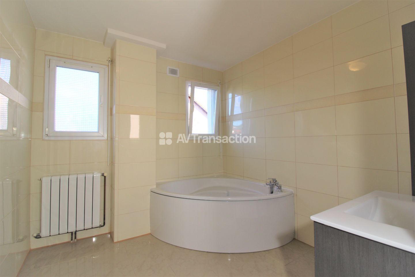 Maison individuelle à vendre  - 6 pièce(s) - 186m2 - Belley (01300)